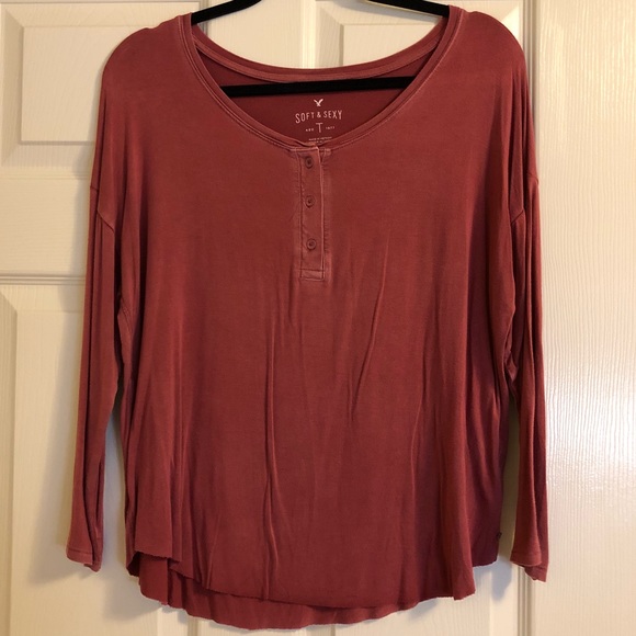American Eagle Outfitters Tops - Red American Eagle 3/4 top large